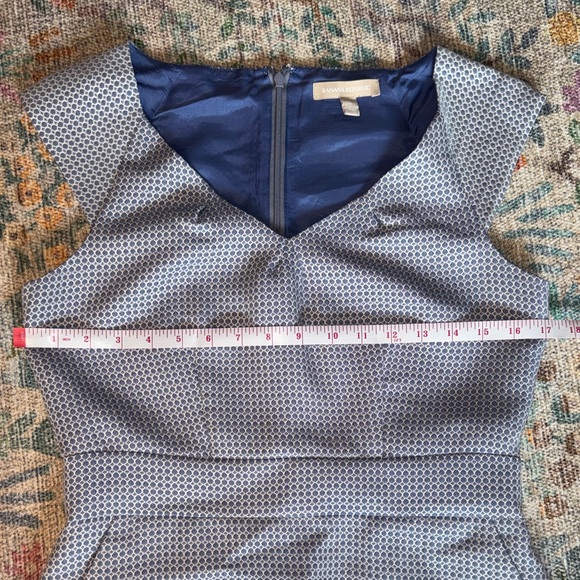 Banana Republic Blue and White Patterned Dress EUC with Pockets!! - Picture 5 of 10